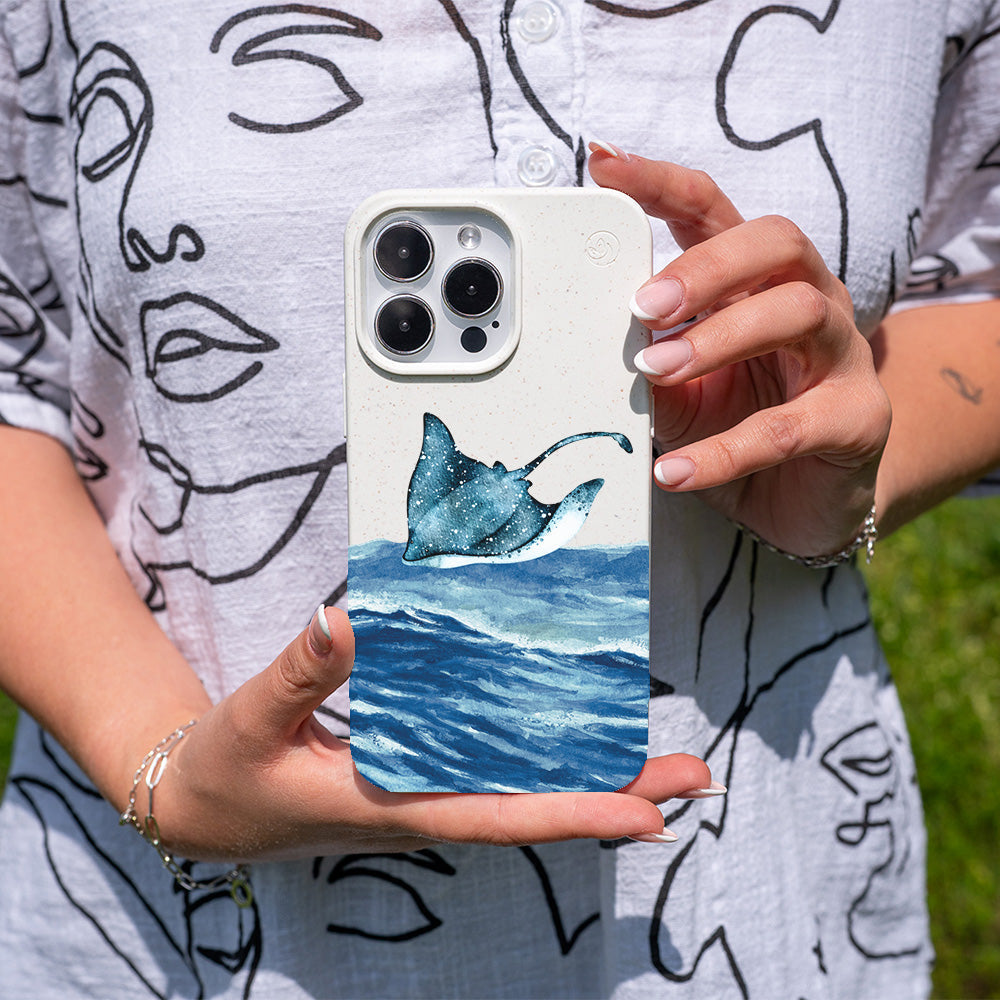 iPhone 12 pro / iPhone 12 Hülle - weiß Manta - "Manta Wave" - nachhaltig