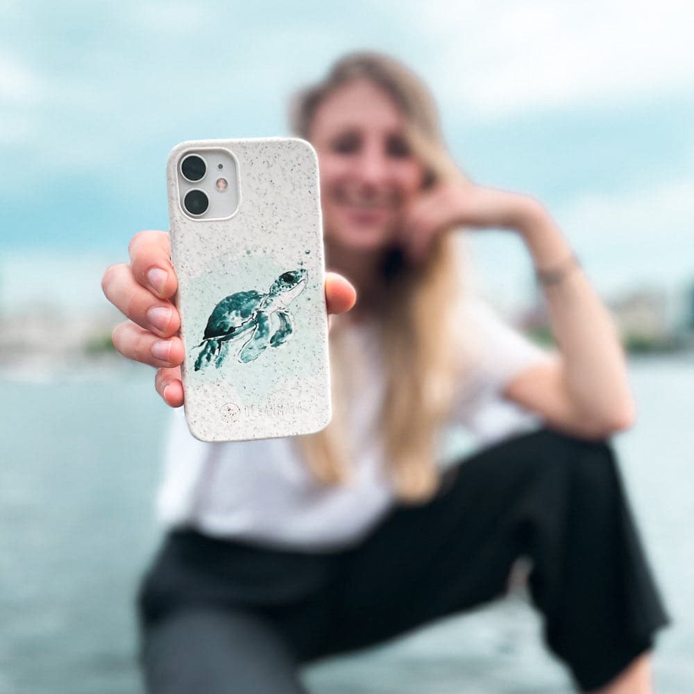 iPhone 17 pro Hülle - Schildkröte grün - "Baby Turtle" - nachhaltig