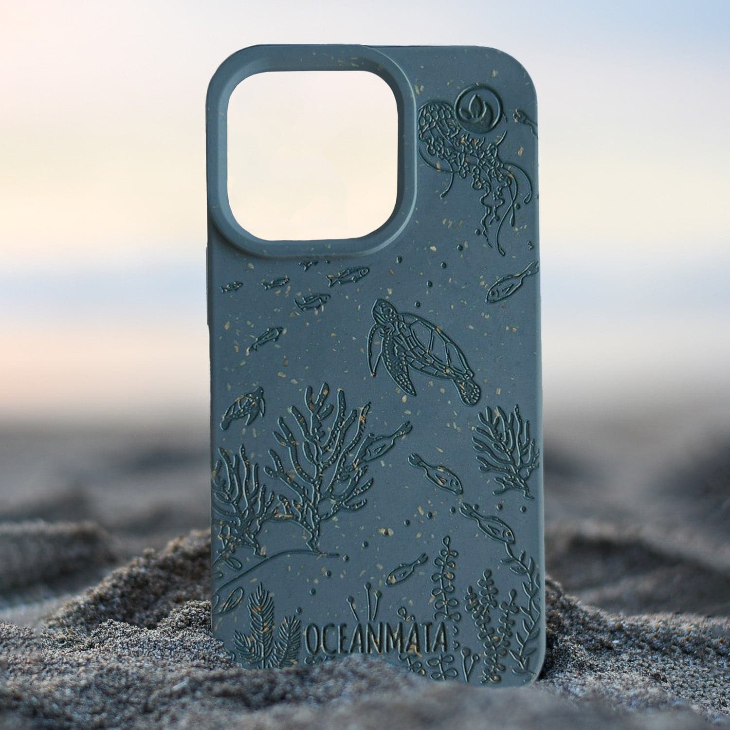 iPhone 12 pro Hülle 'TURTLE Family' - blau - nachhaltig – Ansicht 3