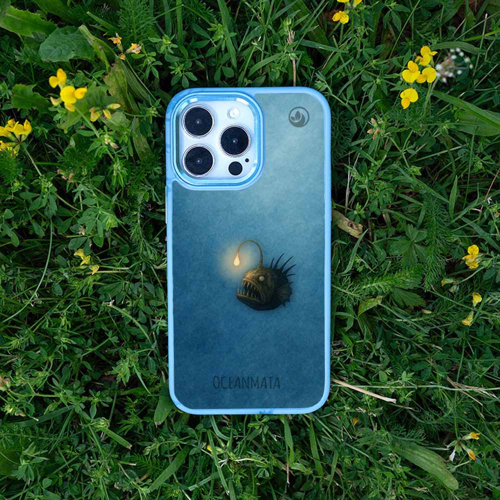 iPhone 14 pro Hülle - Anglerfisch blau - "Sour" - nachhaltig