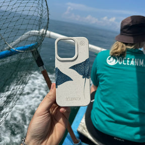 iPhone 15 pro max Hülle - Ray weiß - "RayDance" - nachhaltig