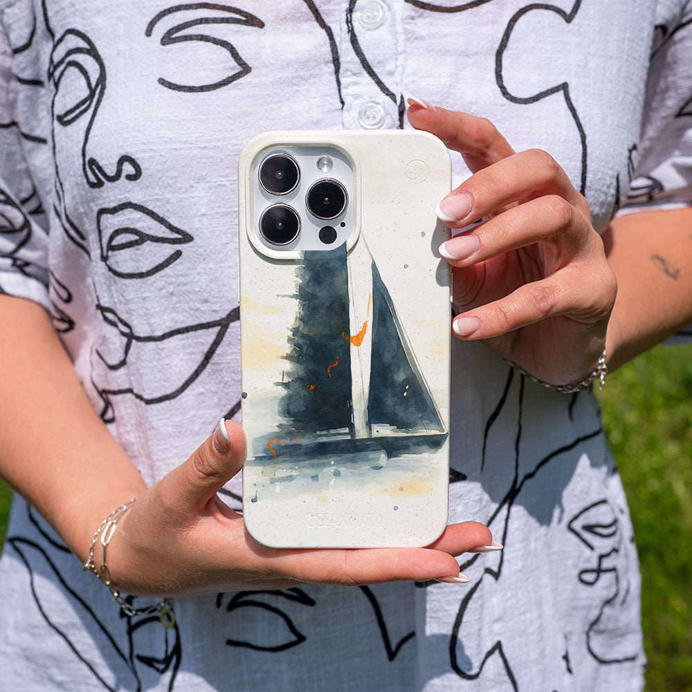 iPhone 17 Hülle - Segeln weiß - "Golden Horizon" - nachhaltig
